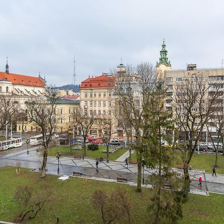 Квартира В Центрі На Вулиці Валова 21 利沃夫 外观 照片