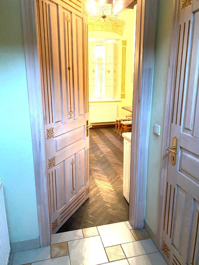 Квартира В Центрі На Вулиці Валова 21 利沃夫 外观 照片
